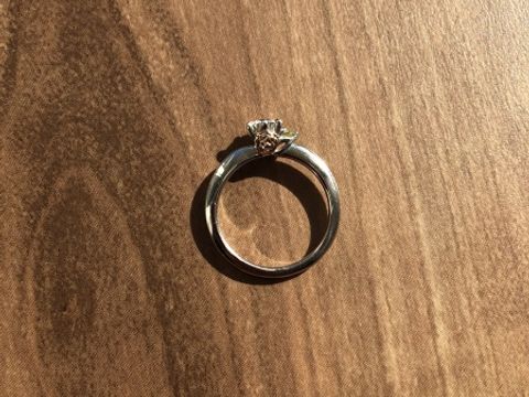 【ケイウノ ブライダル(K.UNO BRIDAL)の口コミ】 美女と野獣が好きで、リングが細身のデザインなのが決め手です。オーダー…