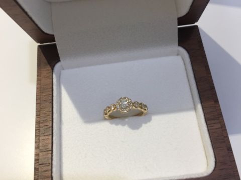 【Ponte Vecchio(ポンテヴェキオ)の口コミ】 普段使い出来る引っ掛かりのないデザインで探していました。ポンテヴェキ…