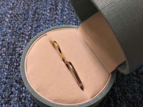 【Jupiter BLANTELIE(ジュピターブラントリエ)の口コミ】 キラキラした婚約指輪とどうしても重ね付けしたかったので、結婚指輪は華…