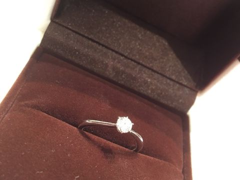 【アイプリモ(I-PRIMO)の口コミ】 婚約指輪と結婚指輪を同時に購入。
婚約指輪単体で着ける期間よりも
重ね…