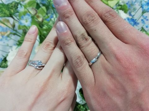 【宝寿堂(ほうじゅどう)の口コミ】 ここではじめに選んだ婚約指輪のS字の形に合わせて、きれいに重ねづけでき…