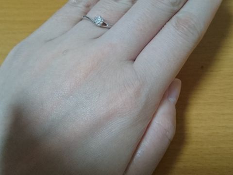 【俄(にわか)の口コミ】 結婚指輪を選びに行った時に、セットリングとして婚約指輪も試着させても…