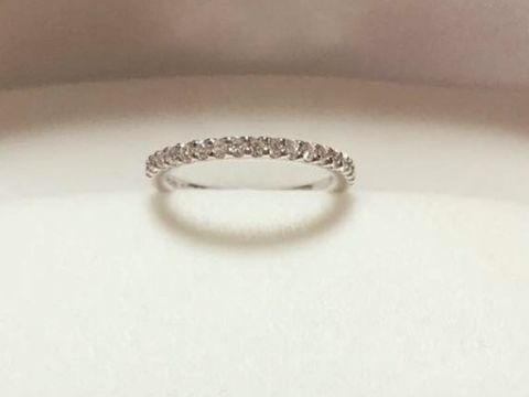 【STAR JEWELRY(スタージュエリー)の口コミ】 指輪を試着した際、あまりにも指なじみが良く驚きました。指輪をはめてい…