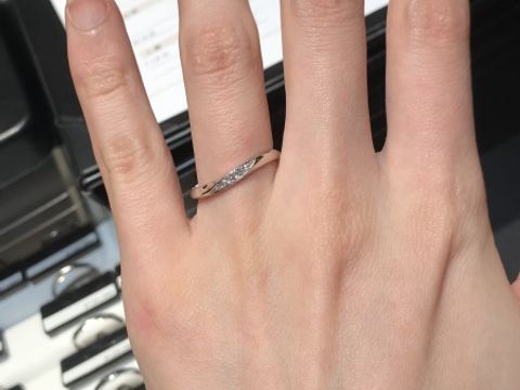 【ラザール ダイヤモンド(LAZARE DIAMOND)の口コミ】 何よりダイヤモンドの輝きは一番キラキラしていました。ラザール さんはカ…