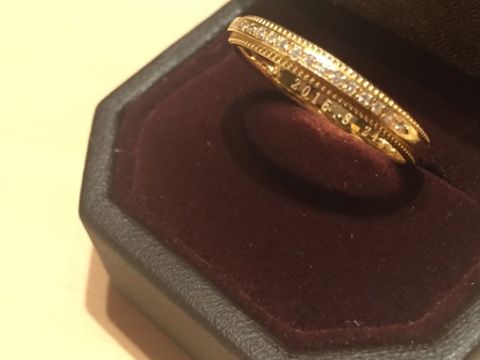 【アイプリモ(I-PRIMO)の口コミ】 婚約指輪もここでお願いしました。
ケースは婚約指輪のものです。
イエロ…