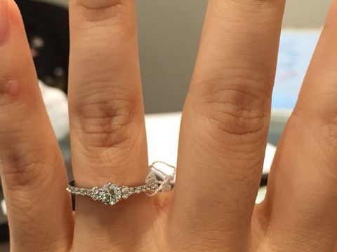 【アイプリモ(I-PRIMO)の口コミ】 リング部分がすべて小さなダイヤになっていてとてもキラキラしていて、か…