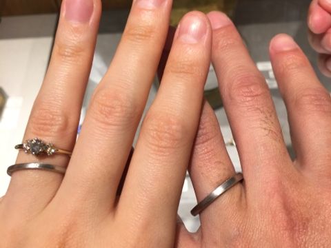 【AbHeri(アベリ)の口コミ】 マリッジリングは上から見るとシンプルですが、リングの側面に稲穂の模様…