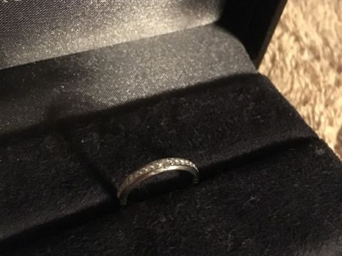 【ラザール ダイヤモンド(LAZARE DIAMOND)の口コミ】 ハーフエタニティで探しており、
普通の半周にダイヤモンドが入ったもので…