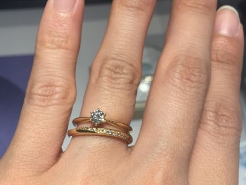 【銀座ダイヤモンドシライシの口コミ】 購入した結婚指輪の決め手は、第1は見た目です。見た瞬間にキュンと来て、…