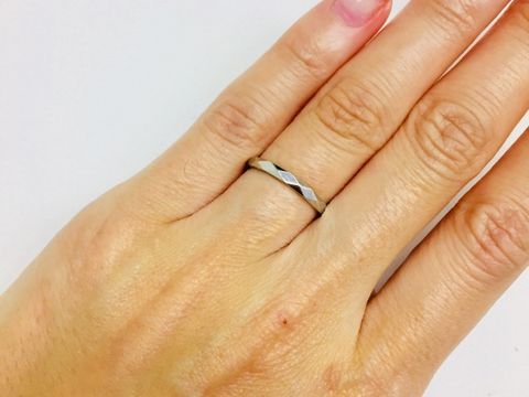 【ブシュロン(BOUCHERON)の口コミ】 プラチナ。彼とはデザインもお揃い。白Tにデニムなどカジュアルなファッシ…