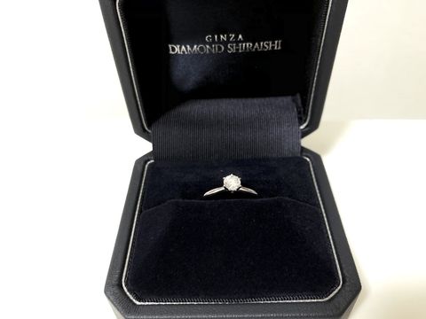 【銀座ダイヤモンドシライシの口コミ】 クオリティと価格のバランスが良かったこと。

シンプルなラインの一粒ダ…