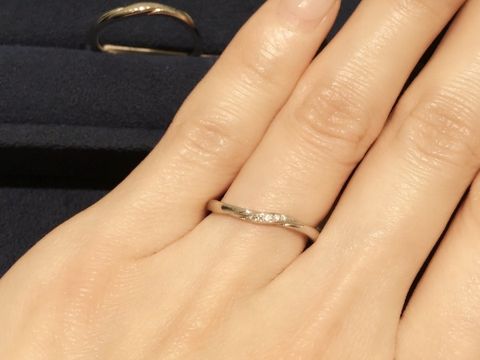 【4℃ BRIDAL(ヨンドシーブライダル)の口コミ】 ウェーブは検討してなかったのですが折角なら見てみようと思いパッと目に…