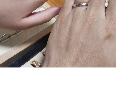 【Marriaged Marriage(マリッジド・マリッジ)の口コミ】 「オーロラ」という名の通り、きらきらしてとても手元が華やかになります…