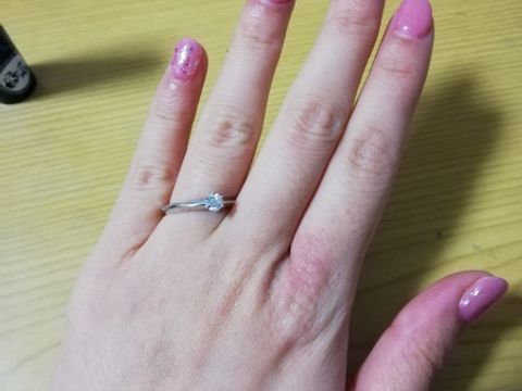 【ティファニー(Tiffany & Co.)の口コミ】 シンプルかつ永遠の憧れだったデザインを選びました。どの角度から見ても…