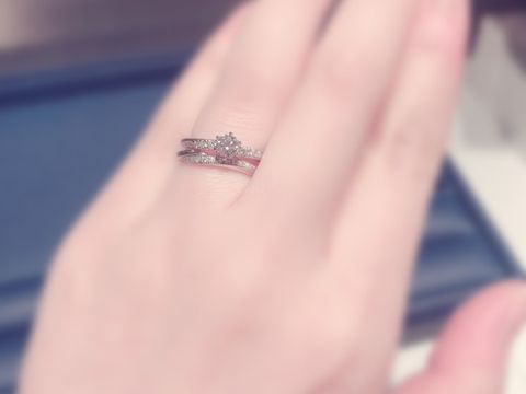 【銀座ダイヤモンドシライシの口コミ】 スターリーセットで着けさせて頂くととても華やかでありつつ、上品な可愛…