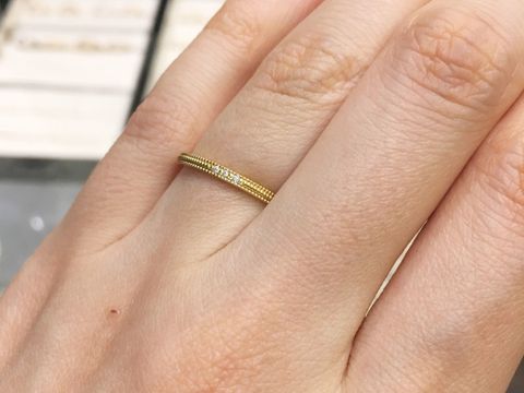【Fuligoshed(フーリゴシェド)の口コミ】 鍛造造りでミルのデザインが繊細なアラウンドミルリングを試着しに伺いま…