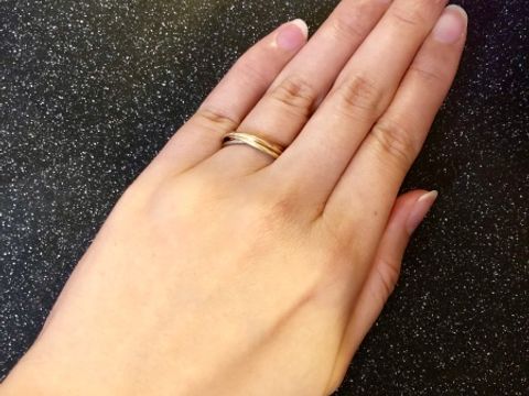 【カルティエ(Cartier)の口コミ】 結婚指輪といえば、プラチナをよく聞きますが、普段つけるアクセサリーが…
