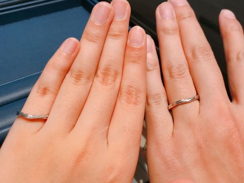 【銀座ダイヤモンドシライシの口コミ】 何点か試着した中で、デザインが可愛くて一目惚れしました。羽根がモチー…