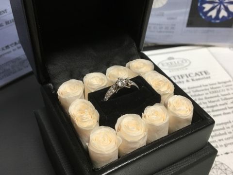 【エクセルコダイヤモンド(EXELCO DIAMOND)の口コミ】 まずリングの爪が4本で、十字に付いてるもにこだわりました。4本で十字は…