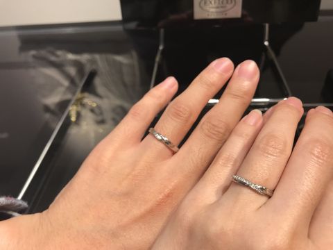 【エクセルコダイヤモンド(EXELCO DIAMOND)の口コミ】 婚約指輪も一緒に探していたのですが、セットリングではないのに一緒には…