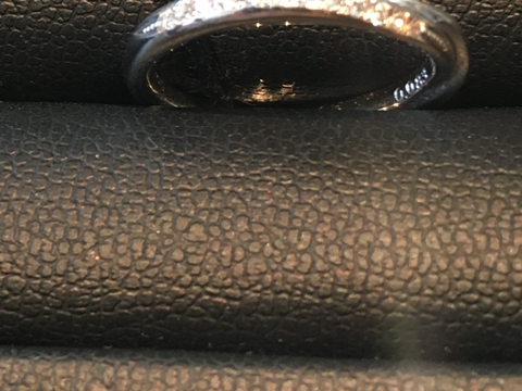 【エクセルコダイヤモンド(EXELCO DIAMOND)の口コミ】 エクセルコダイヤモンドで結婚指輪リュミエトュールを購入しました。
婚約…