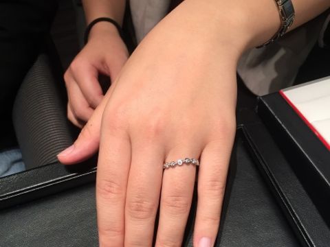 【ラザール ダイヤモンド(LAZARE DIAMOND)の口コミ】 婚約指輪を探して入るころ、ホームページで見て、素敵だなぁと思い、試着…