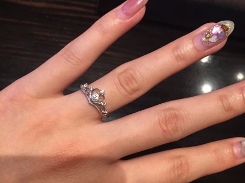 【ケイウノ ブライダル(K.UNO BRIDAL)の口コミ】 ティアラの指輪はここにしかないものだと思いました。お姫様気分になり、…