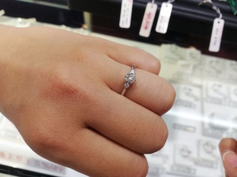 【リューツウの口コミ】 デザインについては、お店で選べるものは少なく、気に入ったものはなかっ…