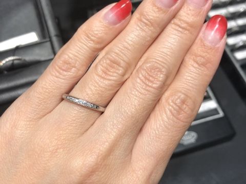 【ラザール ダイヤモンド(LAZARE DIAMOND)の口コミ】 元々決めたデザインがなく、たくさん試着したりお店も何軒か見ました。
私…