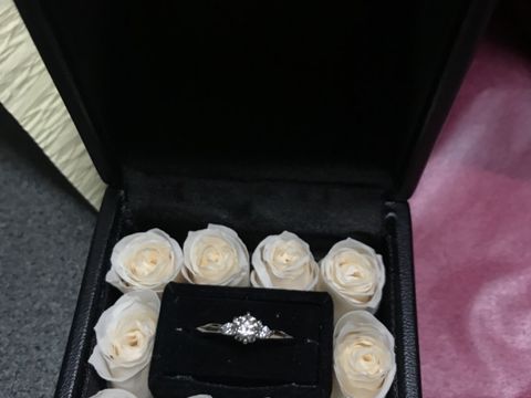 【エクセルコダイヤモンド(EXELCO DIAMOND)の口コミ】 彼が選んでくれました。
シンプルで指をすらっと長く綺麗に見せてくれるデ…