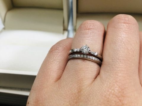 【RosettE(ロゼット)の口コミ】 一目惚れでした！
形、デザイン、つけた感じも全て良かったです。
指輪の…