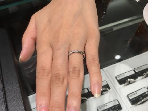 【ラザール ダイヤモンド(LAZARE DIAMOND)の口コミ】 なんといってもダイヤの質が素晴らしくとても輝いていて、見ているだけで…