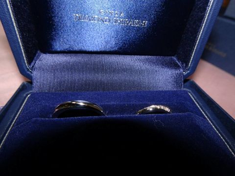 【銀座ダイヤモンドシライシの口コミ】 婚約指輪をダイヤモンドシライシ様で購入しており、結婚指輪も同じところ…