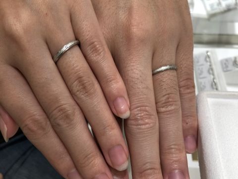 【festaria bijou SOPHIA(フェスタリア ビジュソフィア)の口コミ】 全体的につや消し加工がされていて、つや消しの部分はざらざらとした印象…