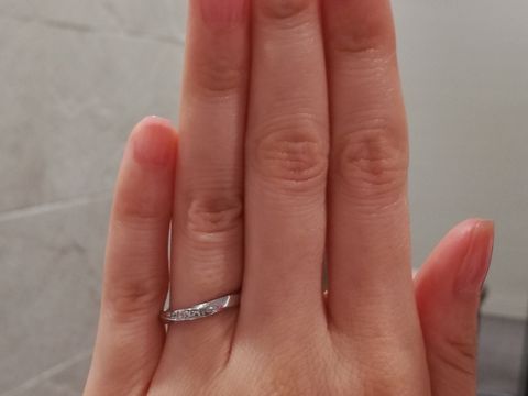 【アイプリモ(I-PRIMO)の口コミ】 均等に斜めのラインが並んでいて、このようなデザインを求めていた私にと…