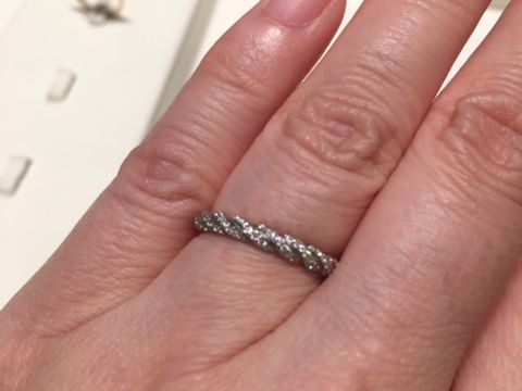 【Fred(フレッド)の口コミ】 メレダイヤが126個も使われているフルエタニティリングです。ロープのモチ…