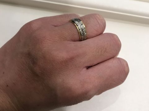 【俄(にわか)の口コミ】 着け心地がとても良かったです。特に花匠の彫は内側が滑らかでびっくりし…