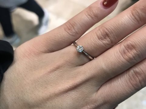 【アイプリモ(I-PRIMO)の口コミ】 ダイヤモンドと指輪のが別別々で買いました。
シンプルなリングだったので…