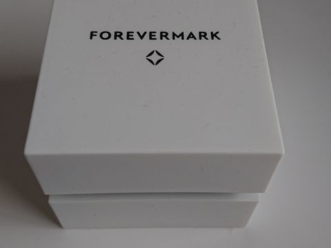 【FOREVERMARK(フォーエバーマーク)の口コミ】 最初から少し変わったデザインで、シンプルで長く使えそうなものを探して…
