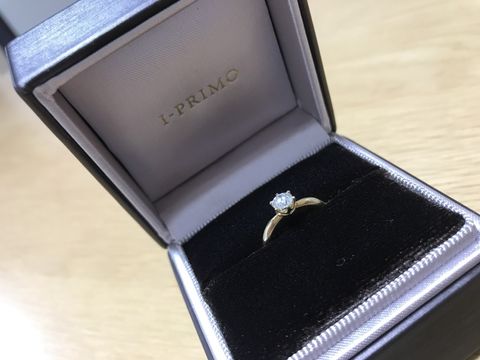 【アイプリモ(I-PRIMO)の口コミ】 細身のリングが好きなので、細いものの中から選びました。
横から見たシル…
