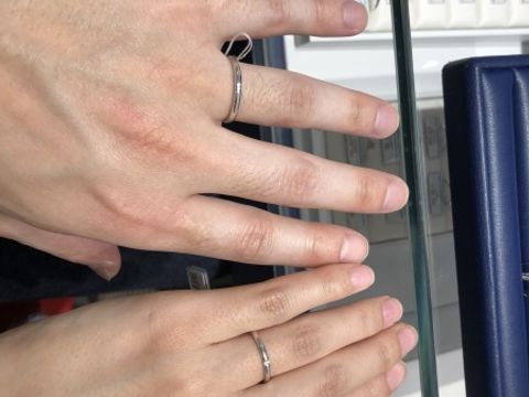 【銀座ダイヤモンドシライシの口コミ】 なかなか自分の思っているものと予算が合わず、じっと店頭を見ていたとこ…