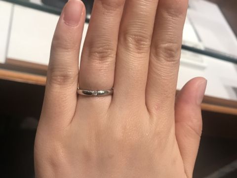 【TASAKI(タサキ)の口コミ】 婚約指輪のような大きなダイヤモンドが印象的な結婚指輪でした。1粒の大き…