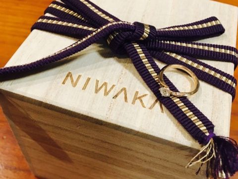 【俄(にわか)の口コミ】 希望としては、大きなダイヤよりちいさめのダイヤが埋め込まれているタイ…