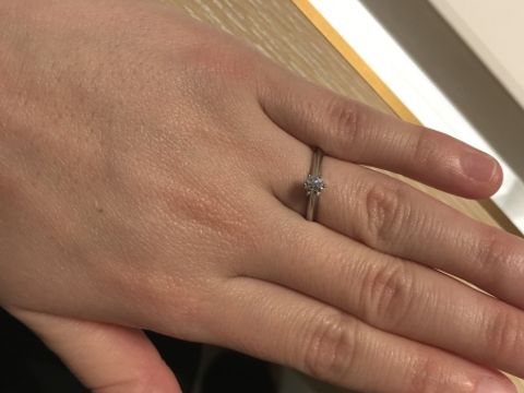 【ティファニー(Tiffany & Co.)の口コミ】 他のお店ではたくさんのデザインがありましたが、やはり１つのダイヤモン…