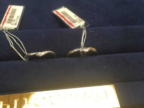 【LOVE NOTESの口コミ】 細めなデザインの指輪を探していて試着させていただきました。ゆるやかな…