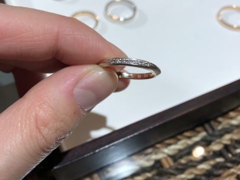 【杢目金屋(もくめがねや)の口コミ】 シンプルなストレートタイプ。組み合わせは、プラチナのみのや、プラチナ…