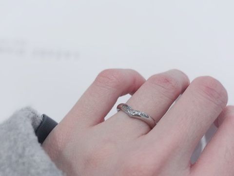 【ラザール ダイヤモンド(LAZARE DIAMOND)の口コミ】 他ブランドも含め、色々と試着をした中で一番はめたときにしっくりくるデ…