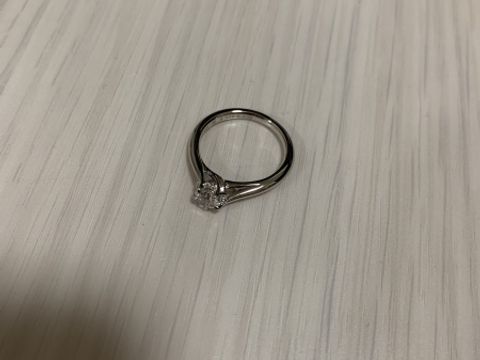 【銀座ダイヤモンドシライシの口コミ】 セットリングにできるため、婚約指輪がタンスの肥やしにならず、結婚して…