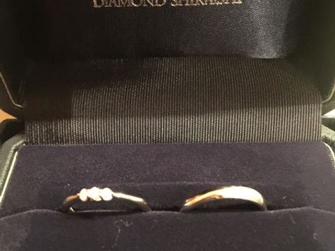 【銀座ダイヤモンドシライシの口コミ】 指が短くて太いのがコンプレックスであったため、少しでも指が細く長く見…