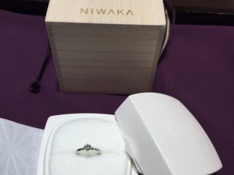 【俄(にわか)の口コミ】 俄の指輪には一つ一つそれぞれテーマと意味があり、すごく素敵でした。
日…